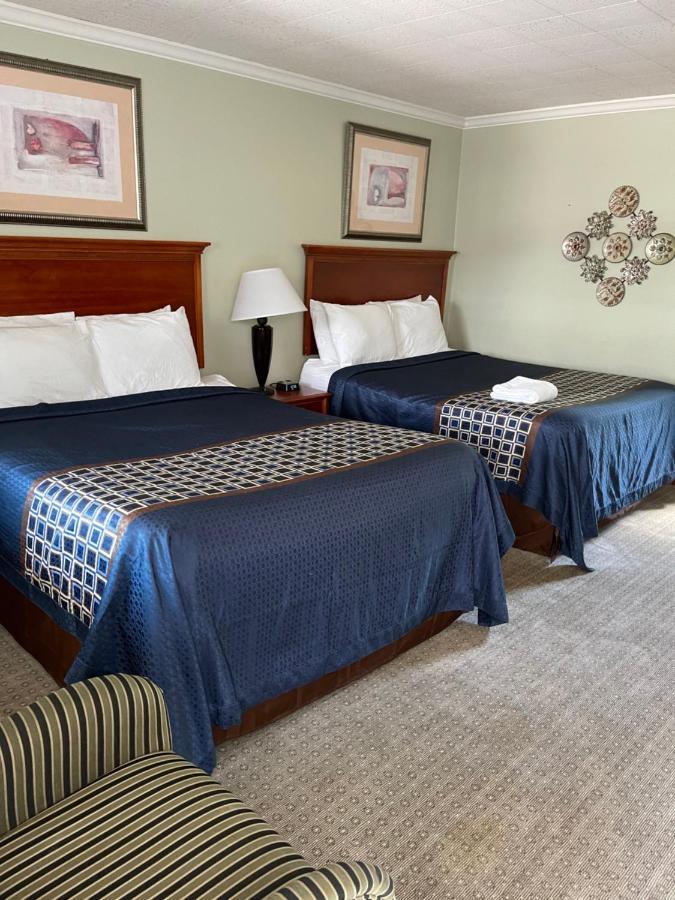 Colonial Motel 2*